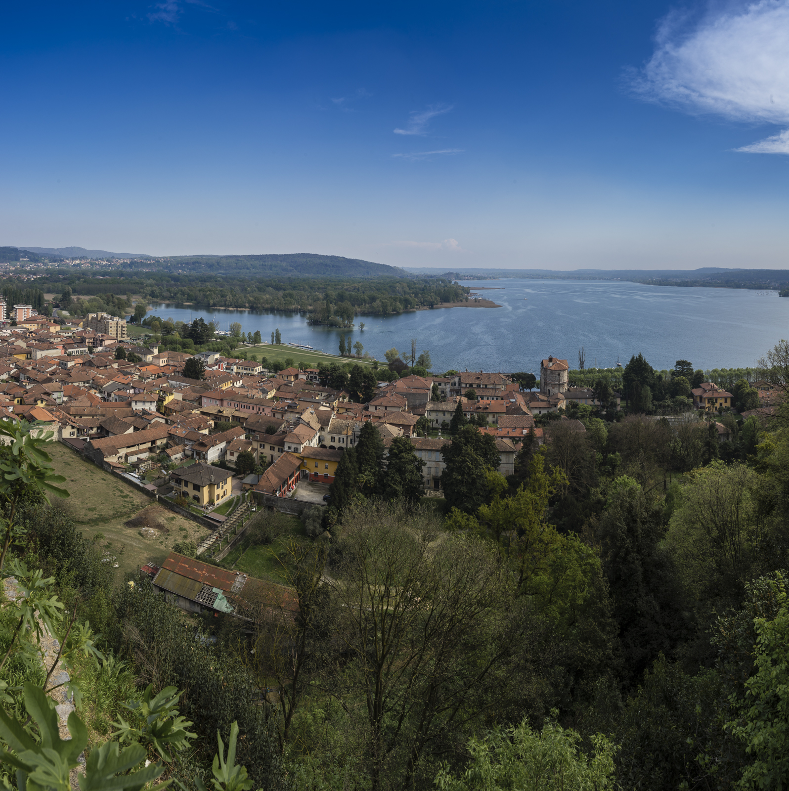 Angera am Lago Maggiore